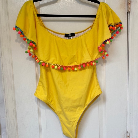 Misguided Bardot Pom Trim Swimsuit - Picture 4 of 7